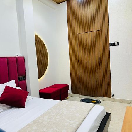 Aura Homestay พาราณสี ภายนอก รูปภาพ