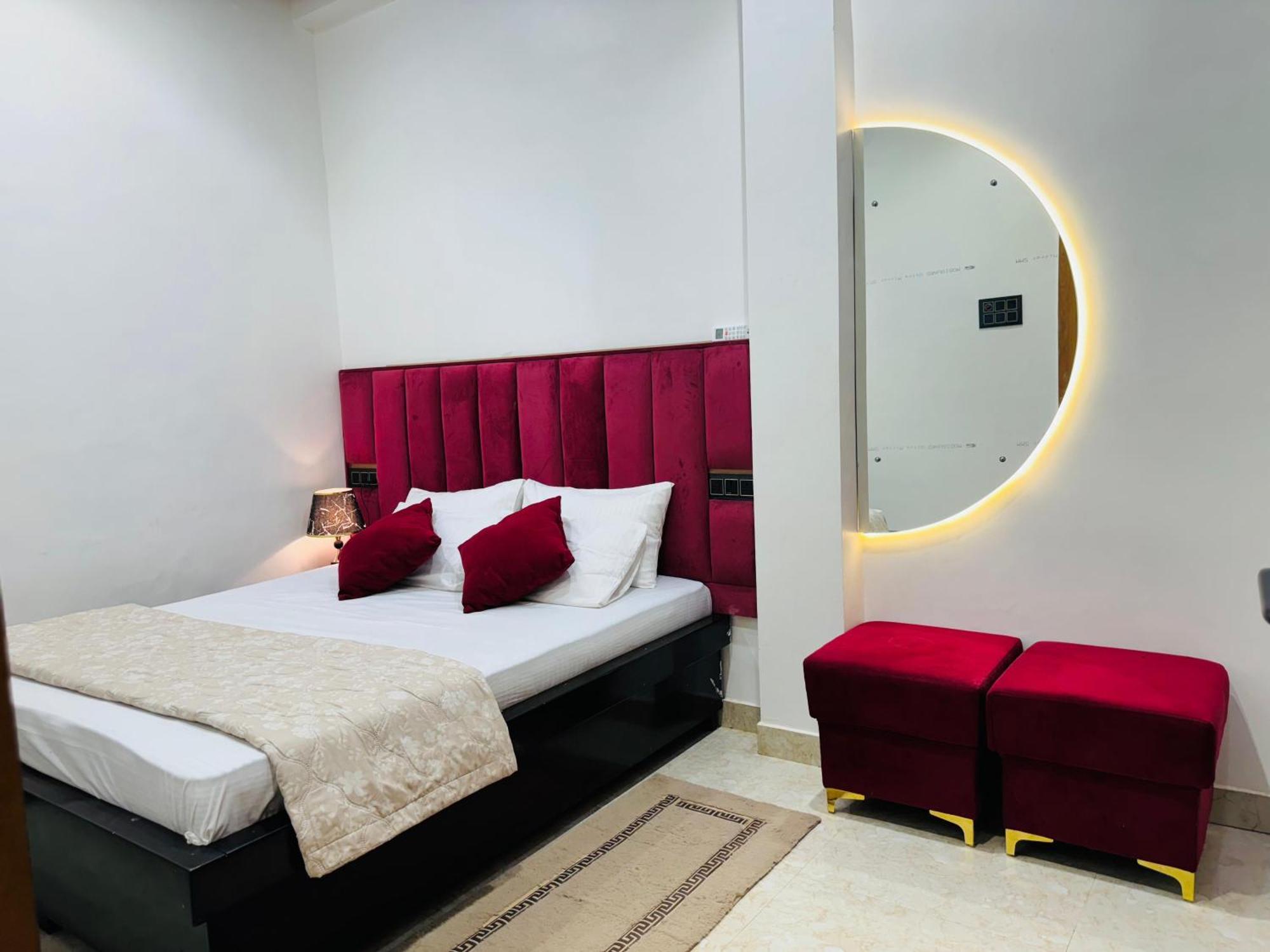 Aura Homestay พาราณสี ภายนอก รูปภาพ