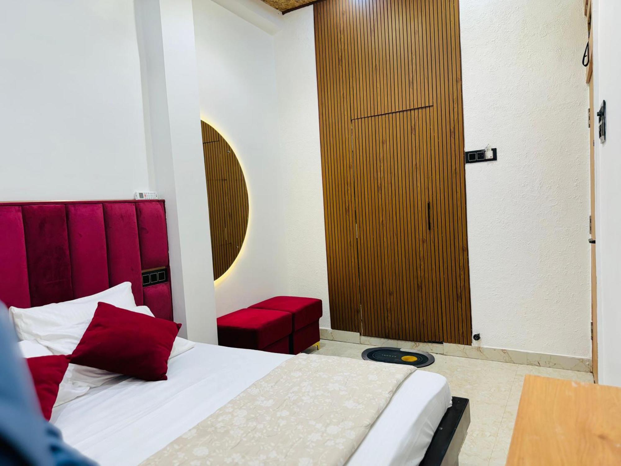 Aura Homestay พาราณสี ภายนอก รูปภาพ